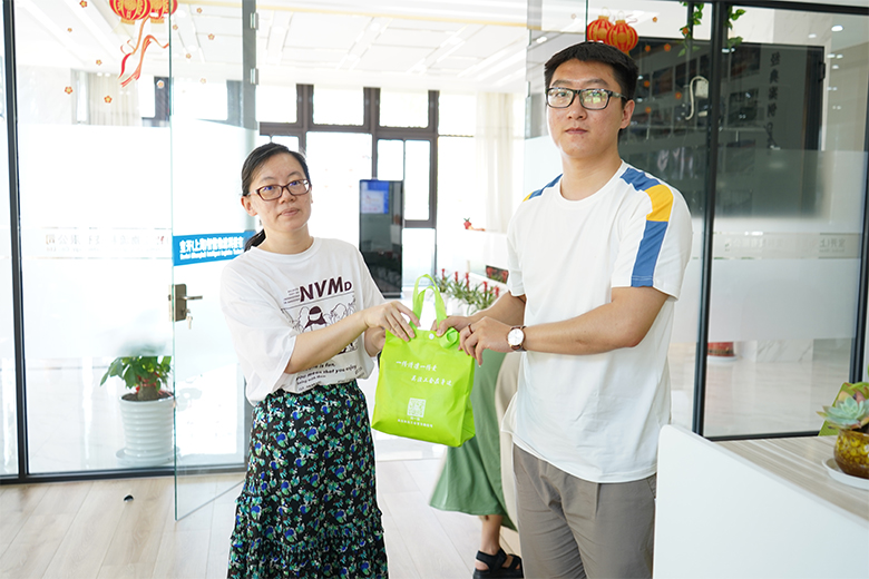 夏送清涼，情系一線｜致高溫下堅守崗位的一線員工